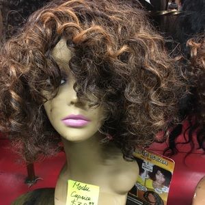 Meet your Posher, Aura